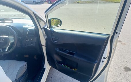 Toyota Ractis II, 2011 год, 870 000 рублей, 16 фотография