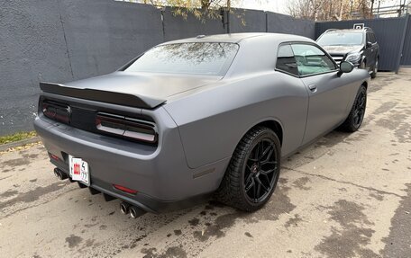 Dodge Challenger III рестайлинг 2, 2015 год, 3 450 000 рублей, 5 фотография