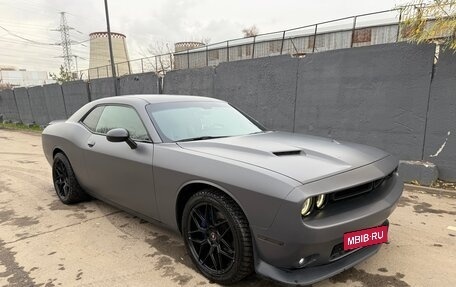 Dodge Challenger III рестайлинг 2, 2015 год, 3 450 000 рублей, 3 фотография