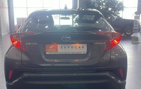 Toyota C-HR I рестайлинг, 2022 год, 3 220 000 рублей, 4 фотография