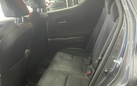 Toyota C-HR I рестайлинг, 2022 год, 3 220 000 рублей, 9 фотография