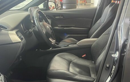 Toyota C-HR I рестайлинг, 2022 год, 3 220 000 рублей, 8 фотография