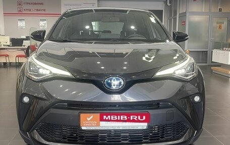 Toyota C-HR I рестайлинг, 2022 год, 3 220 000 рублей, 7 фотография