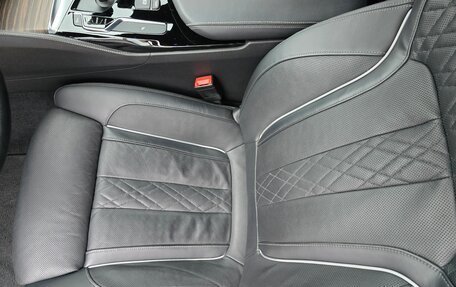 BMW 5 серия, 2018 год, 4 950 000 рублей, 13 фотография