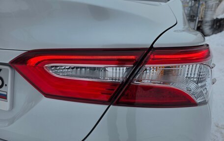 Toyota Camry, 2021 год, 3 200 000 рублей, 13 фотография