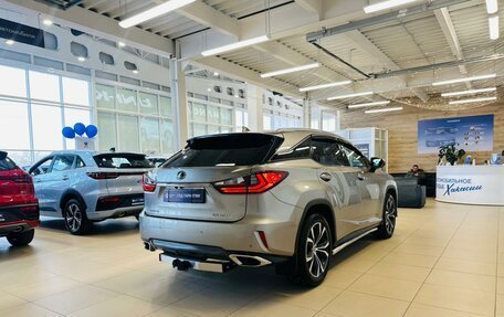 Lexus RX IV рестайлинг, 2017 год, 4 649 900 рублей, 6 фотография