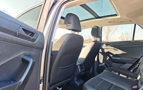 Volkswagen T-Roc I, 2022 год, 1 860 000 рублей, 9 фотография