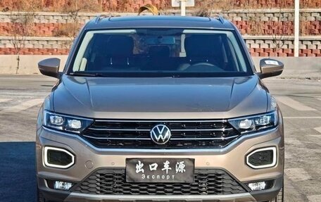 Volkswagen T-Roc I, 2022 год, 1 860 000 рублей, 3 фотография