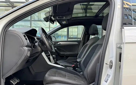 Volkswagen T-Roc I, 2022 год, 1 560 004 рублей, 12 фотография