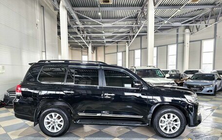 Toyota Land Cruiser 200, 2016 год, 5 849 000 рублей, 4 фотография