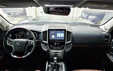 Toyota Land Cruiser 200, 2016 год, 5 849 000 рублей, 13 фотография