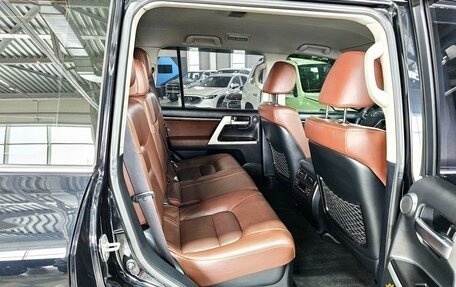 Toyota Land Cruiser 200, 2016 год, 5 849 000 рублей, 21 фотография