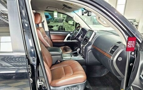 Toyota Land Cruiser 200, 2016 год, 5 849 000 рублей, 24 фотография