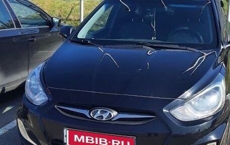 Hyundai Solaris II рестайлинг, 2011 год, 650 000 рублей, 1 фотография