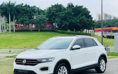 Volkswagen T-Roc I, 2022 год, 1 699 000 рублей, 1 фотография