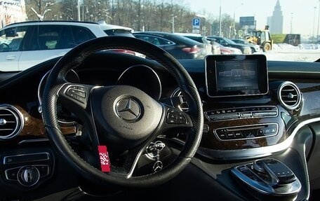 Mercedes-Benz V-Класс, 2018 год, 5 500 000 рублей, 6 фотография