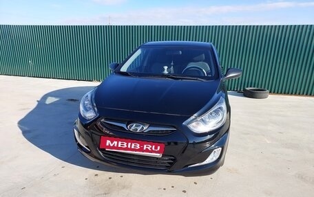 Hyundai Solaris II рестайлинг, 2012 год, 955 000 рублей, 2 фотография