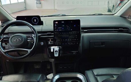 Hyundai Staria, 2022 год, 5 350 000 рублей, 2 фотография