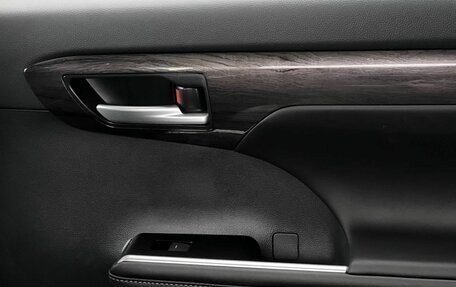 Toyota Highlander, 2025 год, 5 390 000 рублей, 29 фотография