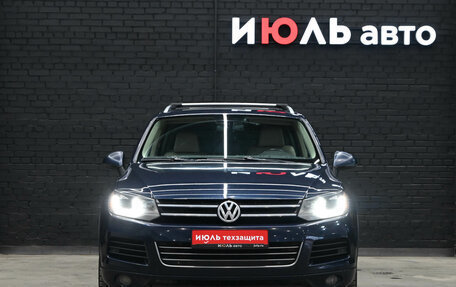 Volkswagen Touareg III, 2011 год, 1 770 000 рублей, 2 фотография