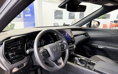 Lexus RX IV рестайлинг, 2023 год, 7 550 000 рублей, 14 фотография