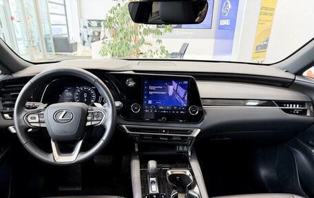 Lexus RX IV рестайлинг, 2023 год, 7 550 000 рублей, 20 фотография