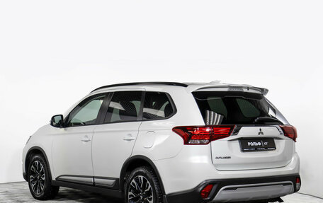 Mitsubishi Outlander III рестайлинг 3, 2022 год, 2 948 000 рублей, 5 фотография