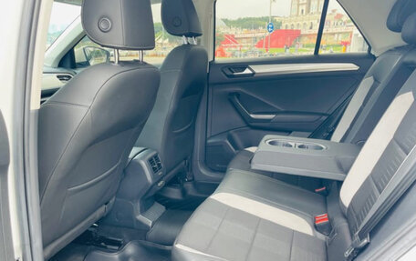 Volkswagen T-Roc I, 2022 год, 1 699 000 рублей, 9 фотография