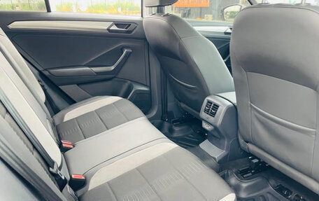 Volkswagen T-Roc I, 2022 год, 1 699 000 рублей, 10 фотография