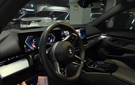 BMW 5 серия, 2024 год, 6 200 000 рублей, 9 фотография