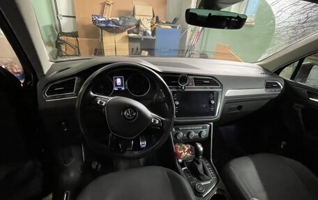 Volkswagen Tiguan II, 2018 год, 2 850 000 рублей, 4 фотография