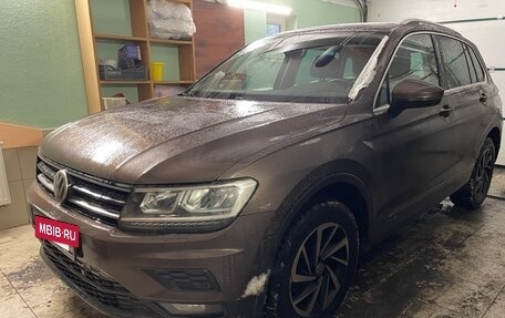Volkswagen Tiguan II, 2018 год, 2 850 000 рублей, 2 фотография