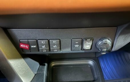 Toyota RAV4, 2017 год, 2 499 000 рублей, 17 фотография