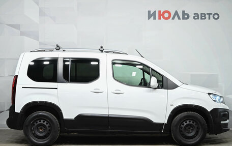 Peugeot Rifter I, 2020 год, 1 950 000 рублей, 9 фотография