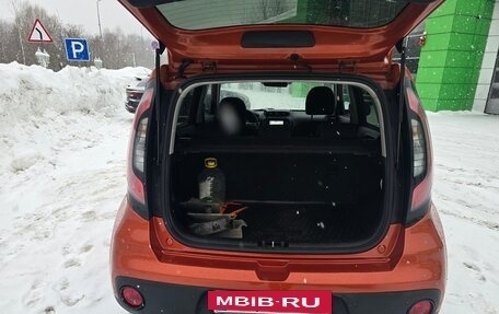 KIA Soul II рестайлинг, 2017 год, 1 295 000 рублей, 9 фотография