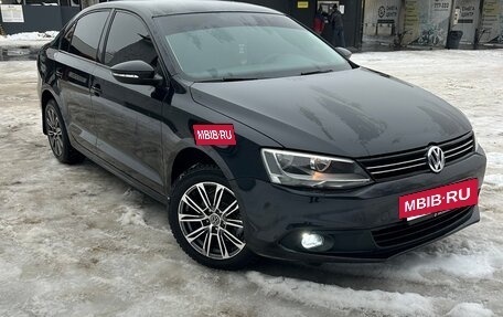 Volkswagen Jetta VI, 2013 год, 1 080 000 рублей, 13 фотография