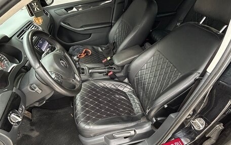 Volkswagen Jetta VI, 2013 год, 1 080 000 рублей, 2 фотография