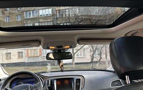 Chrysler 200 II, 2015 год, 1 390 000 рублей, 7 фотография