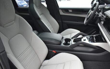 Porsche Cayenne III, 2025 год, 25 500 000 рублей, 16 фотография