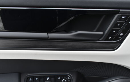 Porsche Cayenne III, 2025 год, 25 500 000 рублей, 37 фотография