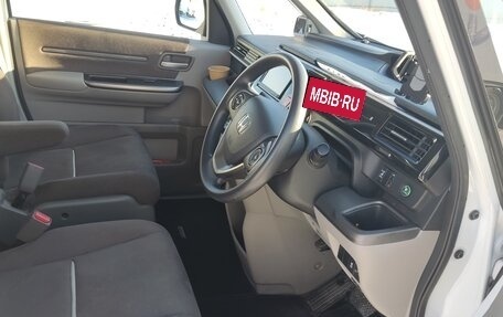 Honda Stepwgn IV, 2015 год, 1 950 000 рублей, 5 фотография