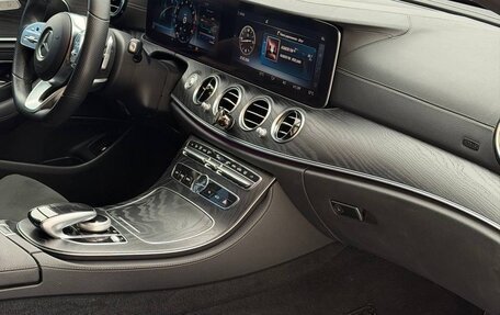 Mercedes-Benz E-Класс, 2019 год, 3 199 000 рублей, 2 фотография