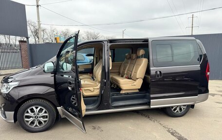 Hyundai H-1 II рестайлинг, 2018 год, 2 800 000 рублей, 12 фотография