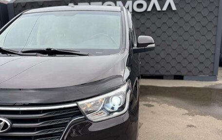 Hyundai H-1 II рестайлинг, 2018 год, 2 800 000 рублей, 5 фотография