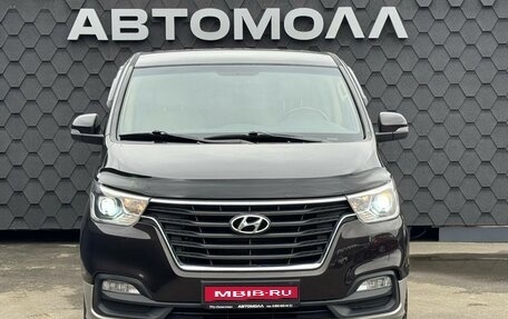 Hyundai H-1 II рестайлинг, 2018 год, 2 800 000 рублей, 3 фотография