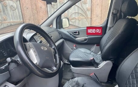 Hyundai H-1 II рестайлинг, 2011 год, 1 700 000 рублей, 3 фотография