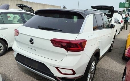 Volkswagen T-Roc I, 2022 год, 1 811 000 рублей, 5 фотография