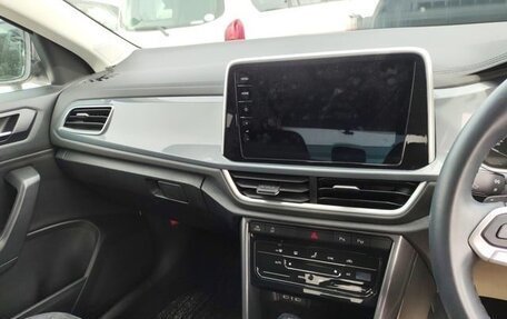 Volkswagen T-Roc I, 2022 год, 1 811 000 рублей, 14 фотография