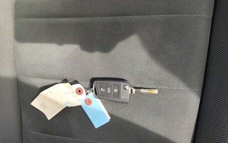 Volkswagen T-Roc I, 2022 год, 1 811 000 рублей, 15 фотография