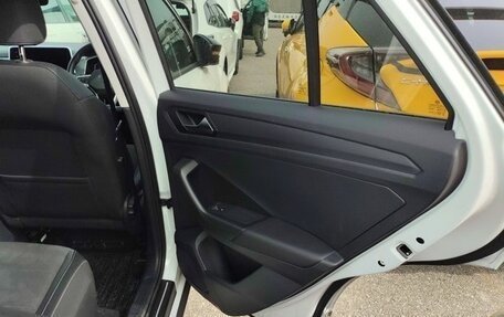 Volkswagen T-Roc I, 2022 год, 1 811 000 рублей, 23 фотография